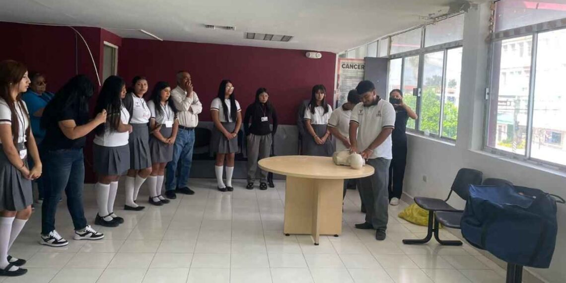 Con apoyo de Protección Civil de Nuevo Laredo, el COBAT 23 impulsa la cultura preventiva