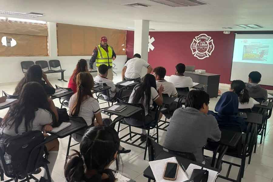 Estudiantes del COBAT 23 se capacitan en primeros auxilios con Protección Civil en Nuevo Laredo