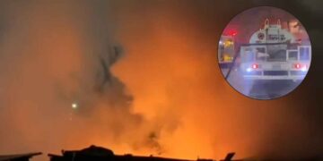 Evacúan a 40 personas por incendio en la Colonia Industrial de Monterrey, NL