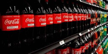 Gobierno de México y Coca-Cola pactan rebaja del 30% en calorías de refrescos (2)