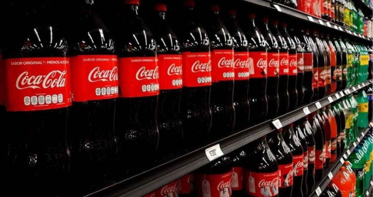 Gobierno de México y Coca-Cola pactan rebaja del 30% en calorías de refrescos (2)