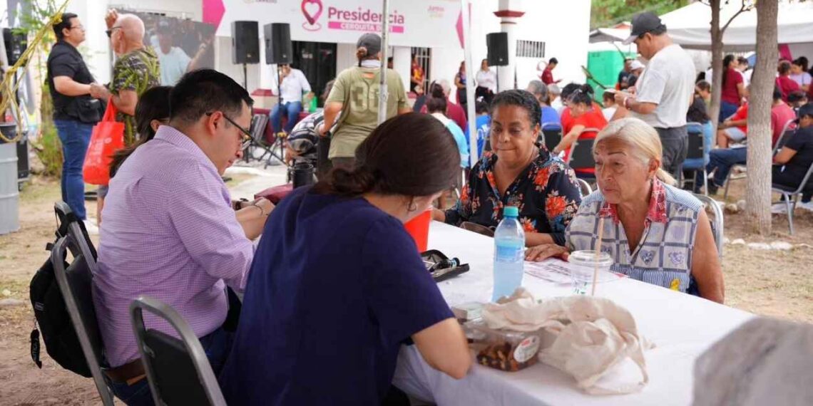 Gobierno de Nuevo Laredo acerca trámites y apoyos a colonias