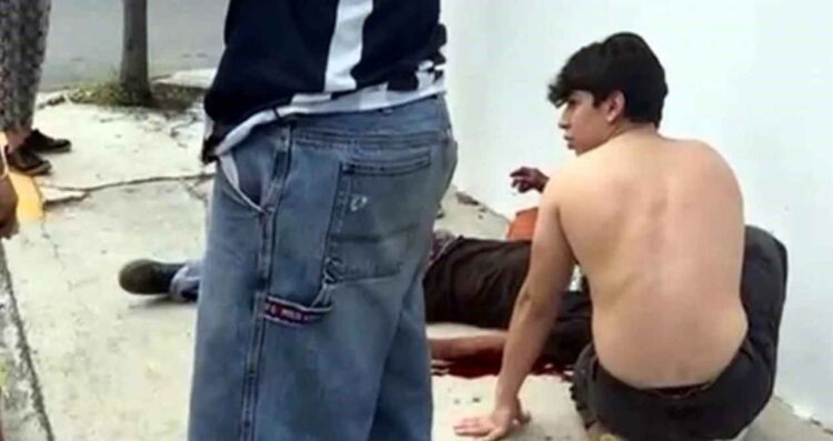 Hombre golpeado en Monterrey