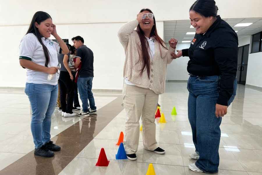 IMSS lleva jornada de vacunación y salud preventiva a la UTNL de Nuevo Laredo