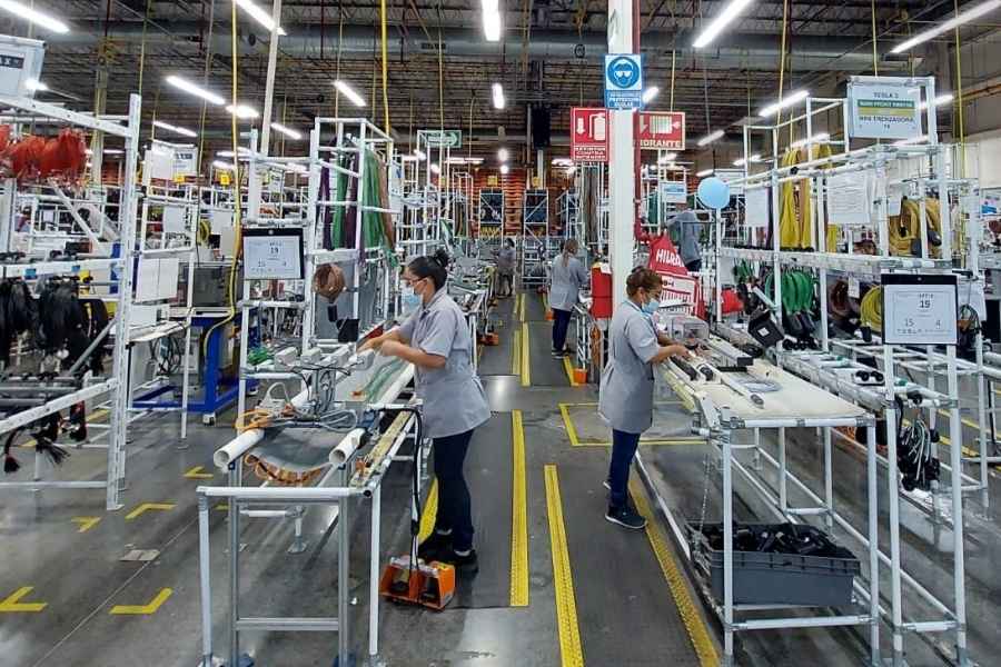Ingresos maquiladoras Tamaulipas bajan en agosto, informa INEGI.
