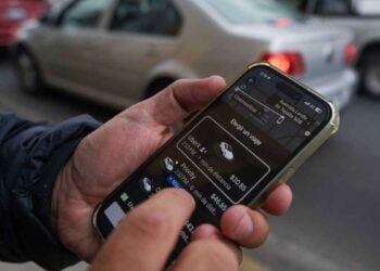 Jueza federal avala a Uber ya no podrán detener a sus conductores en aeropuertos