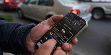 Jueza federal avala a Uber ya no podrán detener a sus conductores en aeropuertos