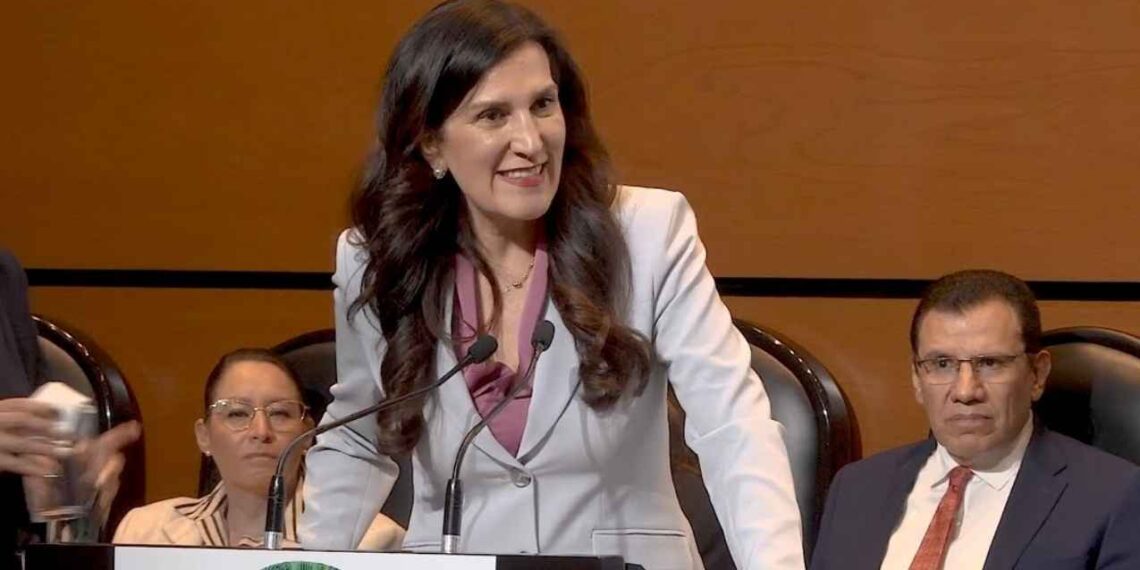 Kenia López impulsa ley para reducir costos del cuidado de mascotas en México