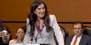 Kenia López impulsa ley para reducir costos del cuidado de mascotas en México