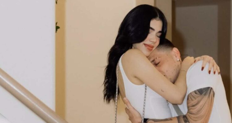 Kenia Os sorprende a sus fans con tiernas fotos