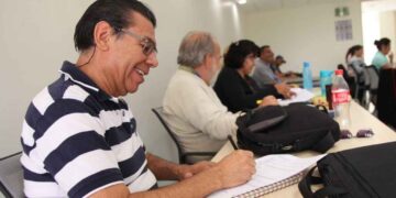 Más de 93 mil adultos mayores se alfabetizan en México durante 2025