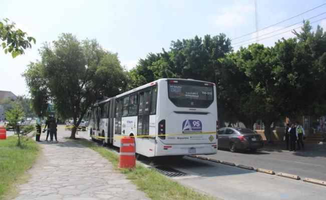 Masculino resulta herido tras ser atropellado por transporte en Guadalajara, Jalisco