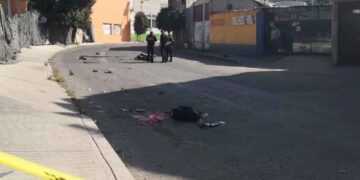 Motociclista fallece tras ser arrollado por tráiler en calles de Tultitlán, EDOMEX