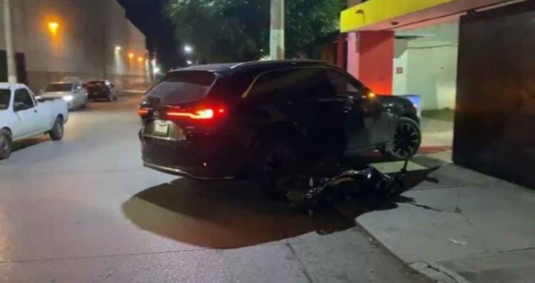 motociclista camioneta reciente modelo El Mante