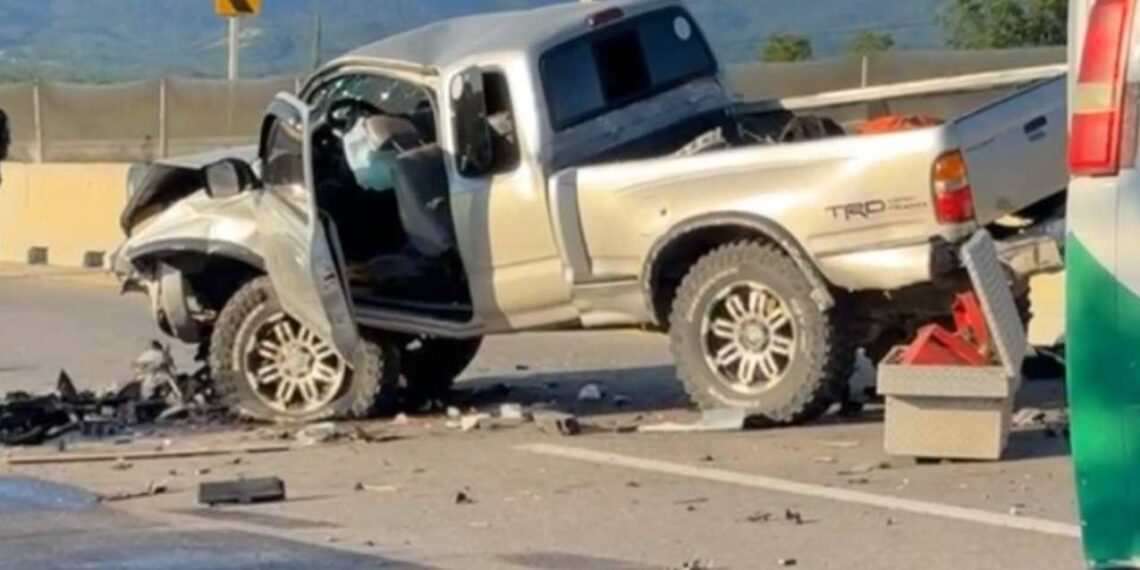 Muere conductor tras choque frontal en la carretera en Hidalgo, Tamaulipas