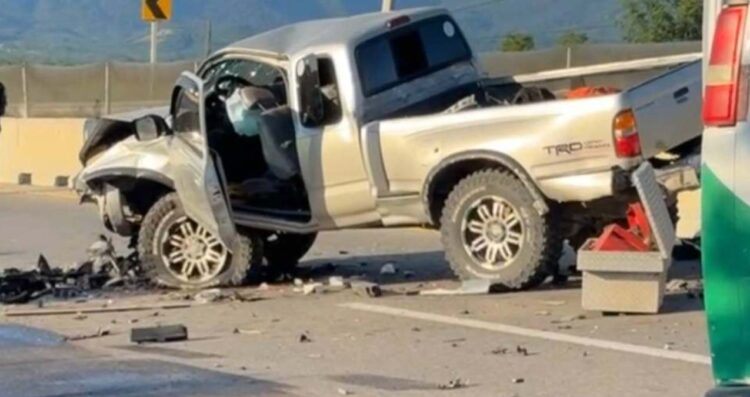 Muere conductor tras choque frontal en la carretera en Hidalgo, Tamaulipas