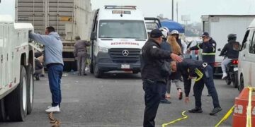 mujer accidente motocicleta Naucalpan