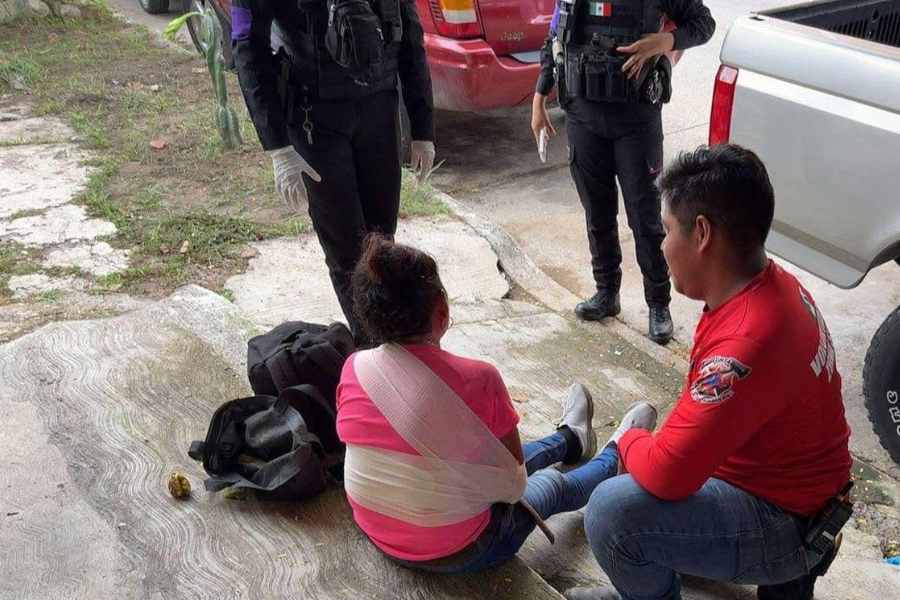 Mujer golpeada por su hijo en Madero (2)