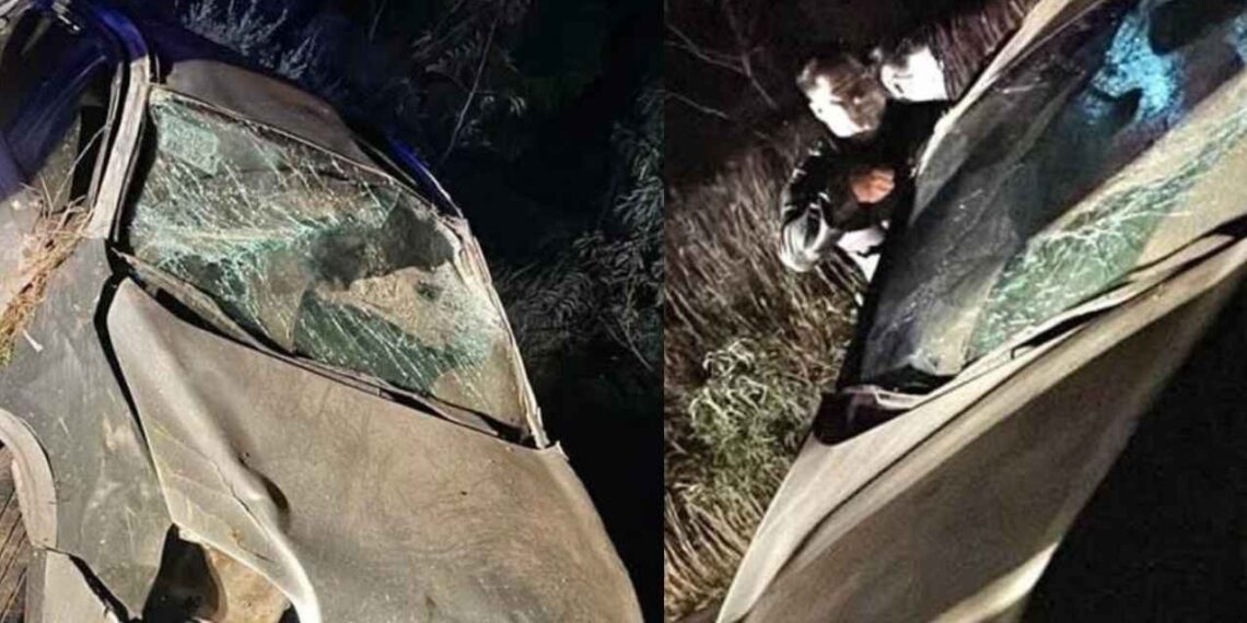 mujer volcar carretera a La Laguna