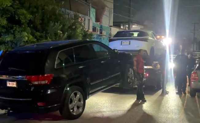 Mujer resulta lesionada tras choque en la colonia Obrerista de Monterrey, NL