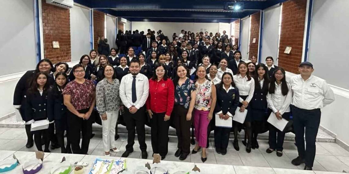 Normal Cuauhtémoc celebra 73 años de formar docentes en Nuevo Laredo, Tamaulipas