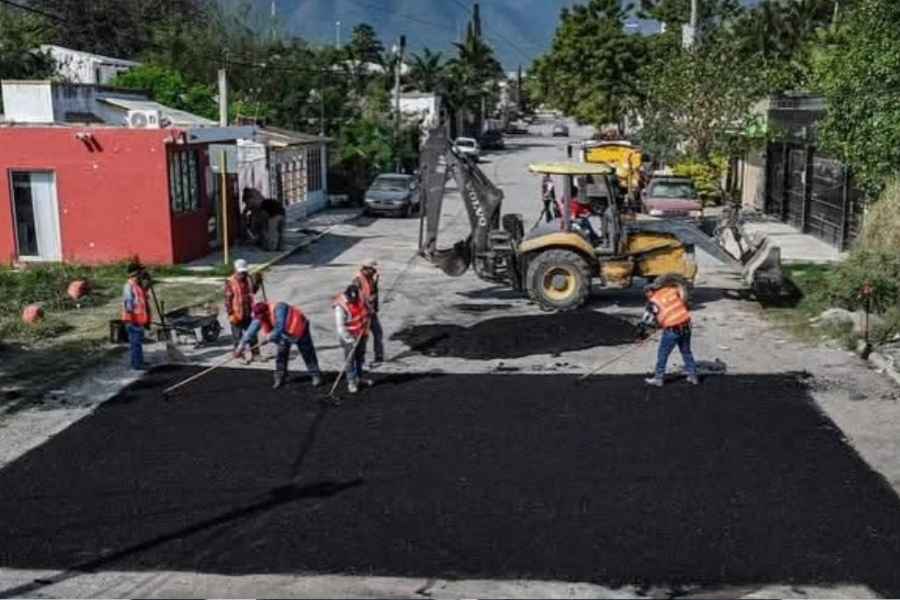Obras Públicas y COMAPA unen esfuerzos para reparar calles dañadas en Ciudad Victoria
