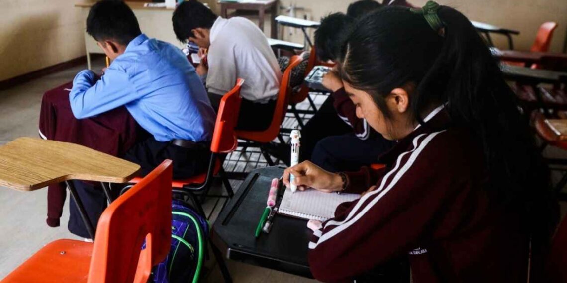 Ocho de cada 10 estudiantes de secundaria en México no alcanzan el nivel esperado