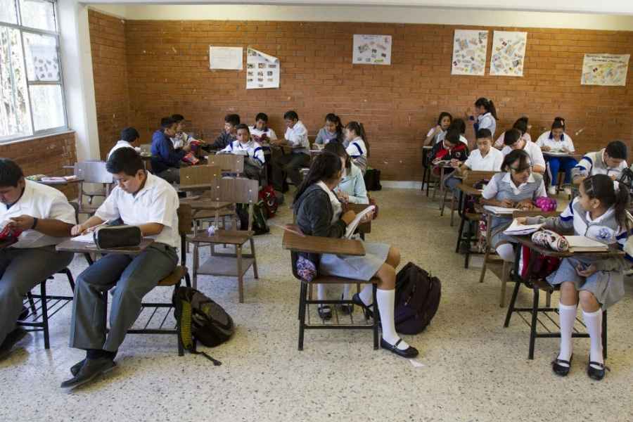 Ocho de cada 10 estudiantes de secundaria en México no alcanzan el nivel esperado