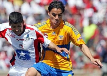 Omar Bravo Tigres
