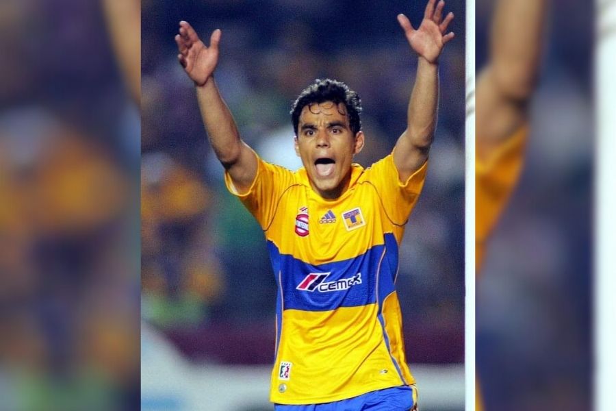 Omar Bravo Tigres