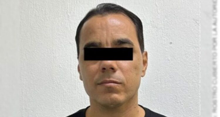 Omar Bravo denuncia