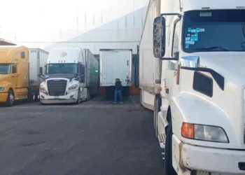 Zapopan chofer aplastado camión
