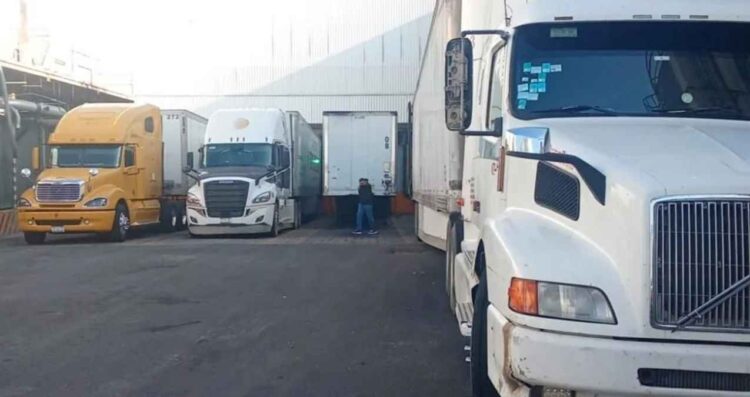 Zapopan chofer aplastado camión