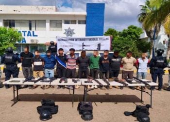 Operativo en Sinaloa deja 18 detenidos y más de 13 mil litros de químicos.