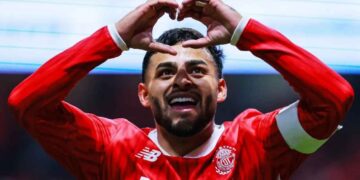 Orgullo mexicano Alexis Vega supera a Messi y Yamal entre los máximos asistidores del mundo