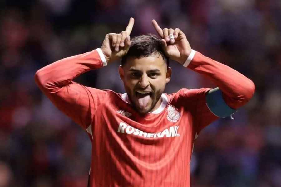 Orgullo mexicano Alexis Vega supera a Messi y Yamal entre los máximos asistidores del mundo