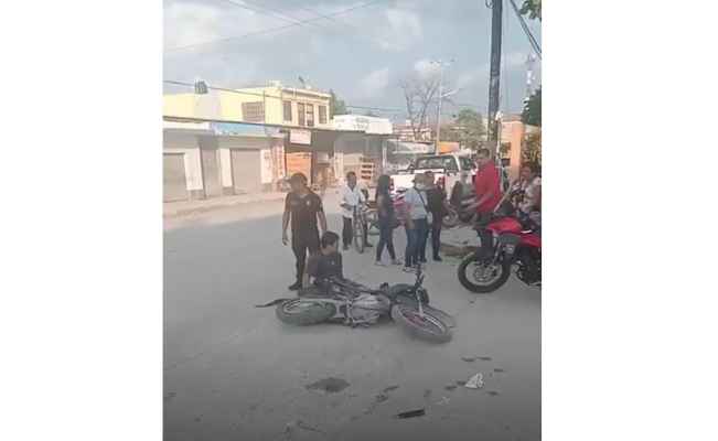 Pareja queda herida al derrapar con su moto y chocar en El Mante, Tamaulipas