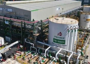 Pemex cierra trimestre con pérdidas, pero mejora su panorama financiero