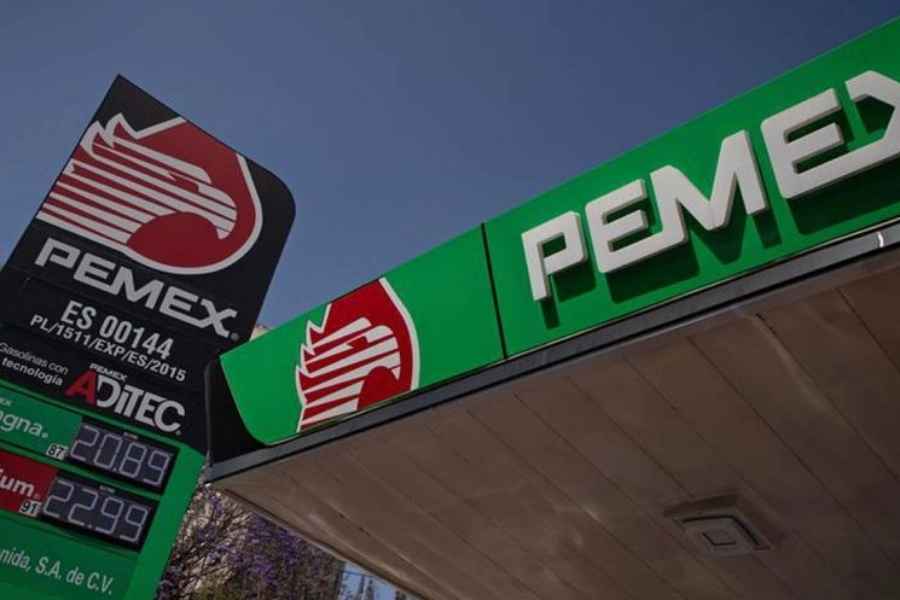 Pemex cierra trimestre con pérdidas, pero mejora su panorama financiero