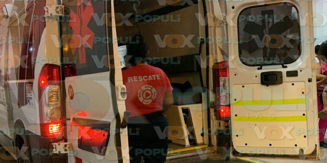 Perros callejeros provocan caída de una joven motociclista en El Mante, Tamaulipas