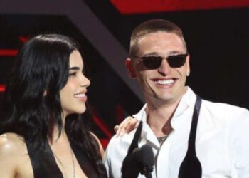 Peso Pluma y Kenia Os derriten corazones en los Premios Billboard Latinos 2025