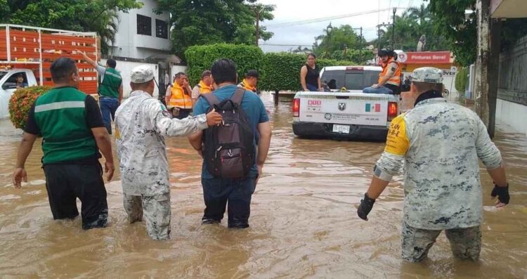 Plan Marina auxilia a miles de familias afectadas por inundaciones.