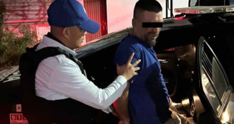 Policías de Monterrey detienen a hombre