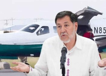 denuncia Noroña vuelo