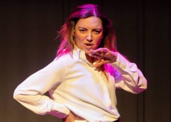 Regina Blandón lleva al teatro mexicano el poderoso monólogo Prima Facie