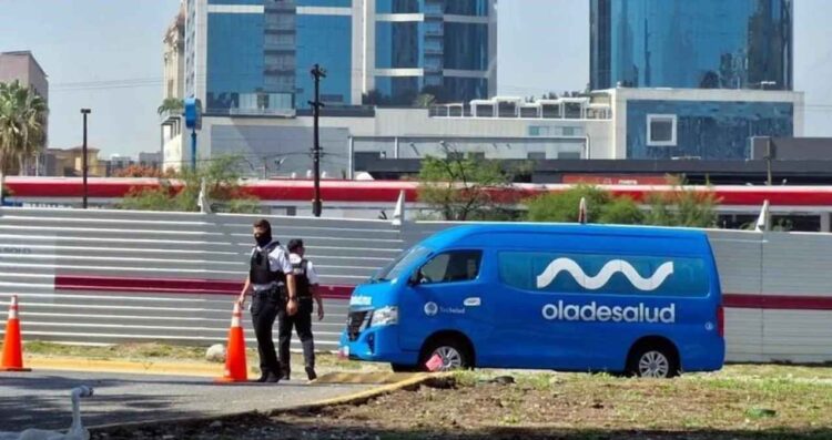 Roban camioneta del TecSalud en San Pedro, Nuevo León; detienen al presunto implicado