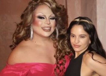 Rosalía sorprende en CDMX al convivir con Deborah “La Grande”
