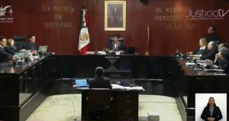 SCJN guarda minuto de silencio en memoria de las víctimas de la matanza estudiantil de 1968 en Tlatelolco