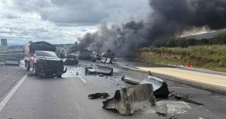 Se incendia pipa México-Puebla