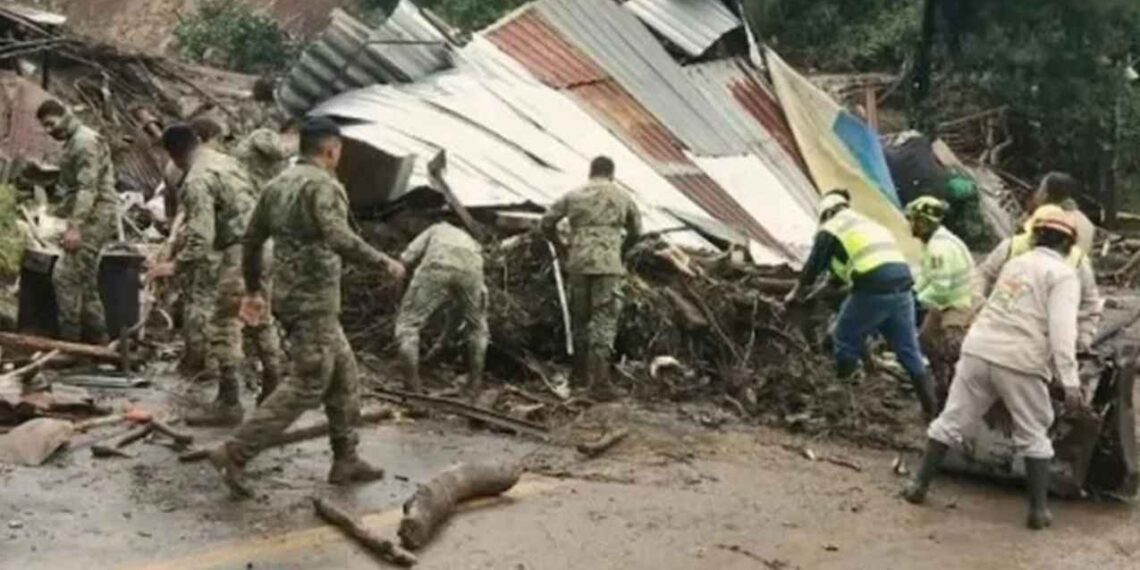 Siguen incomunicadas 191 comunidades en cinco estados del país: SICT